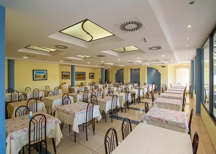 Modena Hotel 3*
